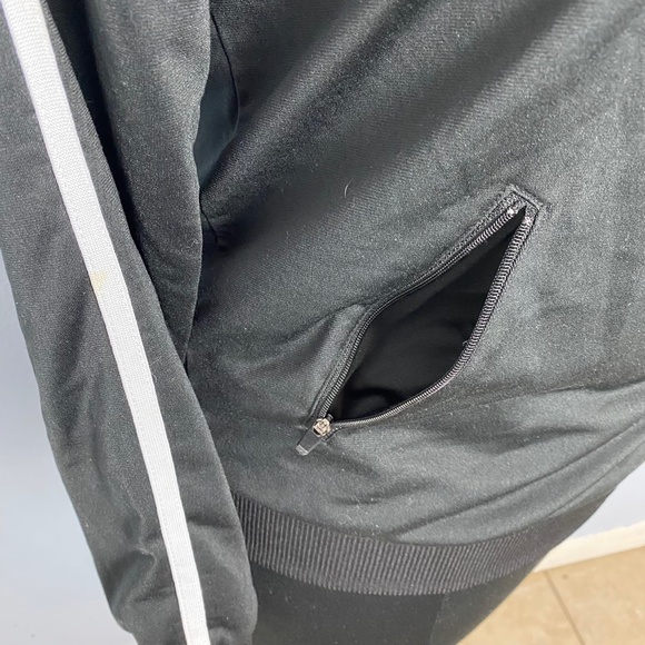 Torrid Women's Black & White Stripe Active Track Jacket Size 1X - Picture 10 of 12